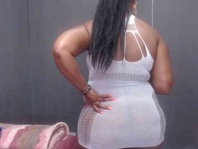 CreamyBum webcam