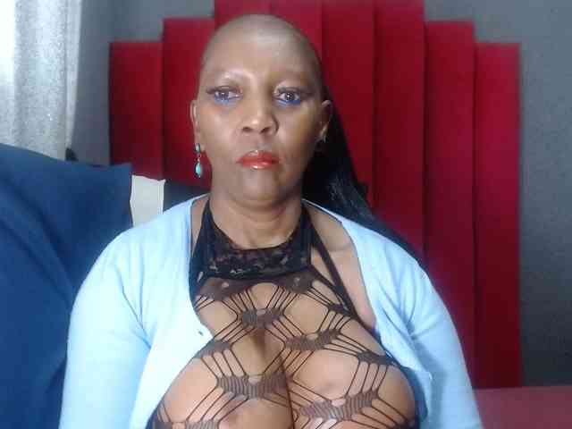 CreamyBum webcam