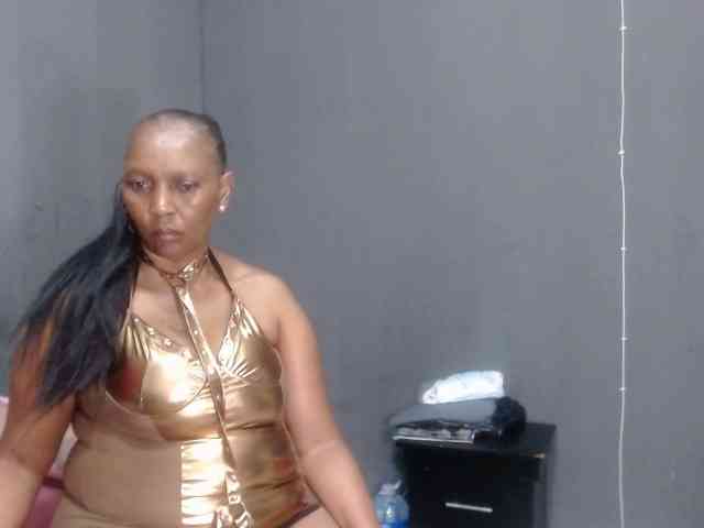 CreamyBum webcam