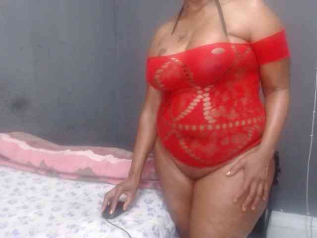 CreamyBum webcam