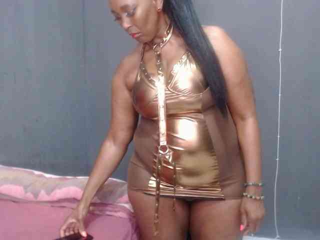 CreamyBum webcam