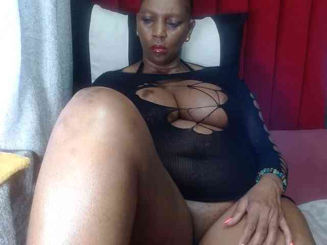CreamyBum webcam