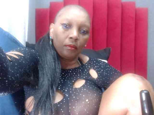 CreamyBum webcam