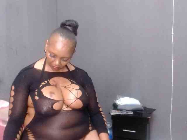 CreamyBum webcam