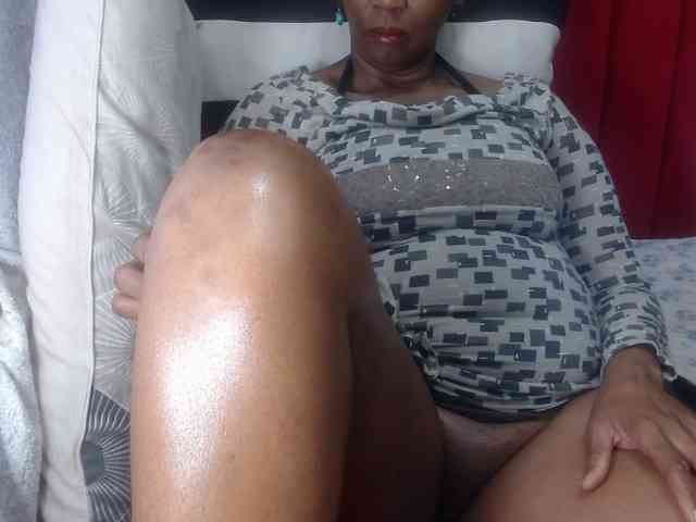 CreamyBum webcam