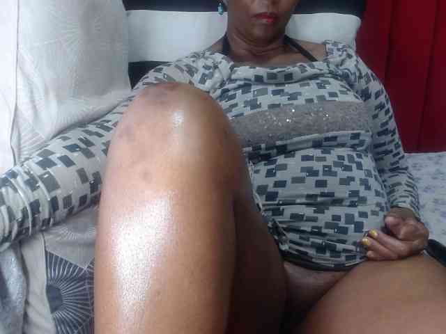 CreamyBum webcam