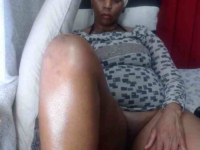 CreamyBum webcam