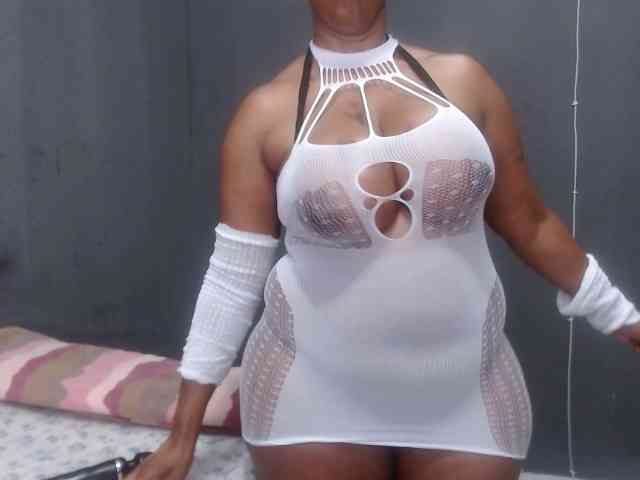 CreamyBum webcam