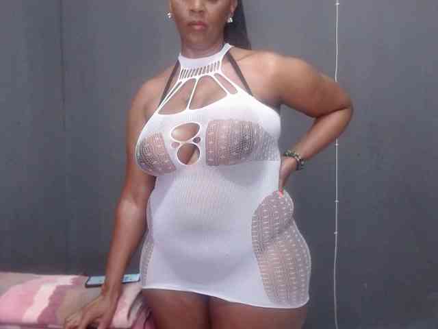 CreamyBum webcam