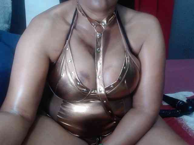 CreamyBum webcam