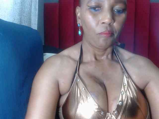 CreamyBum webcam