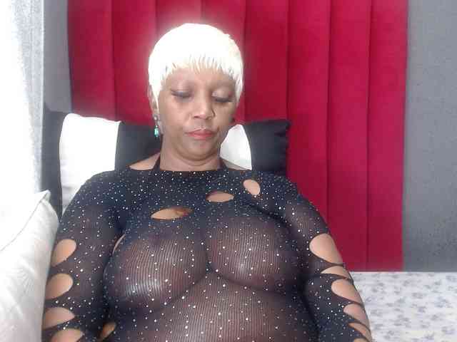 CreamyBum webcam