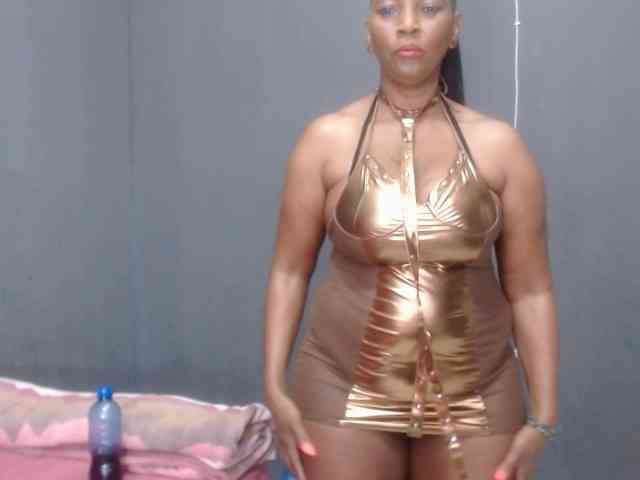 CreamyBum webcam