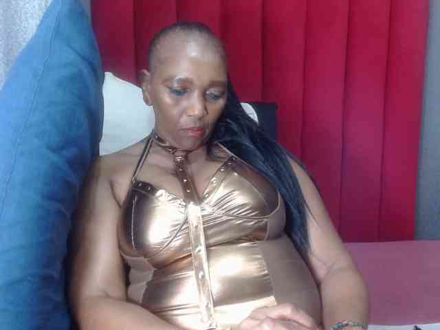CreamyBum webcam