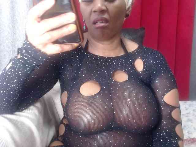 CreamyBum webcam