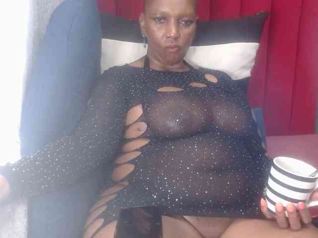 CreamyBum webcam