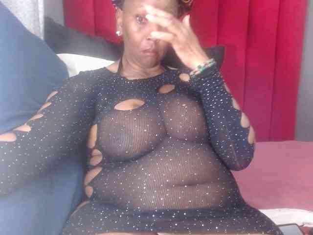 CreamyBum webcam