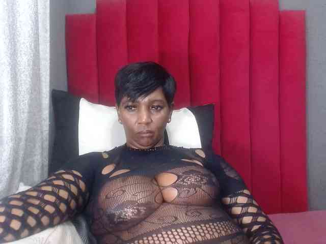 CreamyBum webcam
