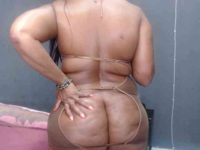 CreamyBum webcam
