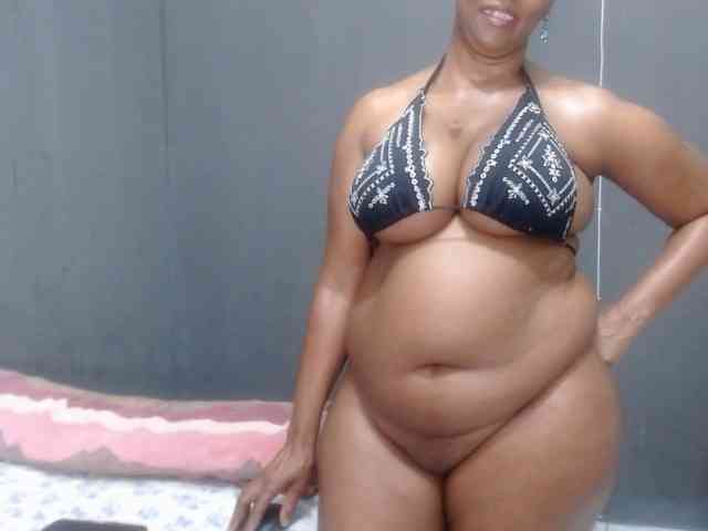 CreamyBum webcam