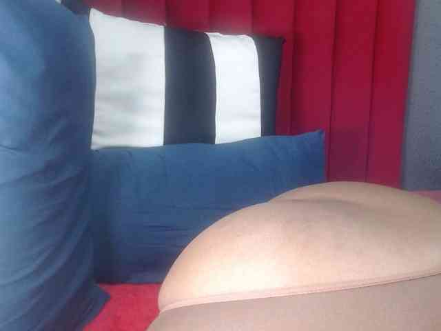 CreamyBum webcam