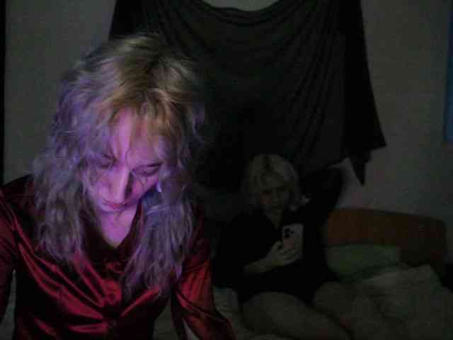 Nagito_Komaeda webcam