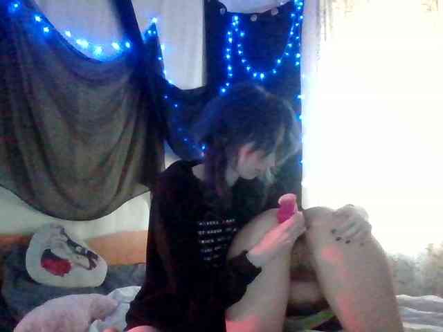 Nagito_Komaeda webcam