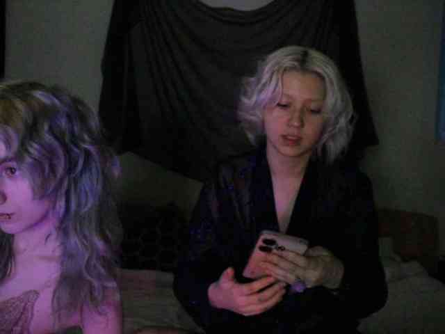 Nagito_Komaeda webcam