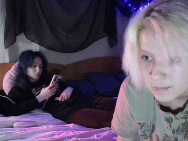 Nagito_Komaeda webcam
