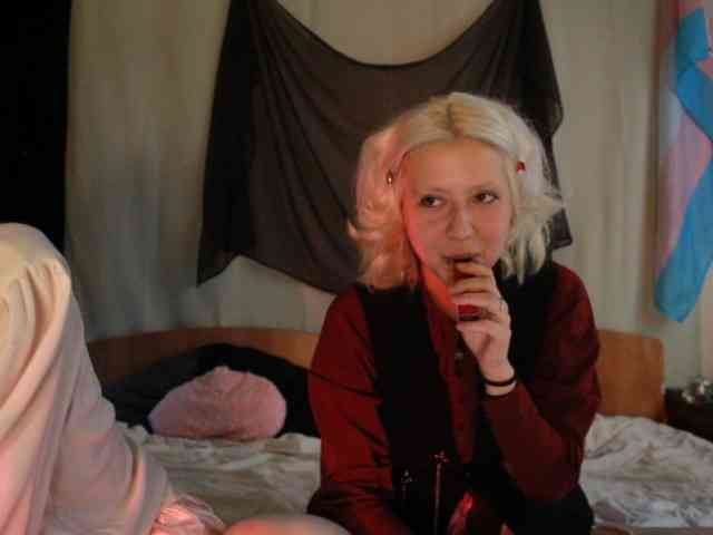 Nagito_Komaeda webcam