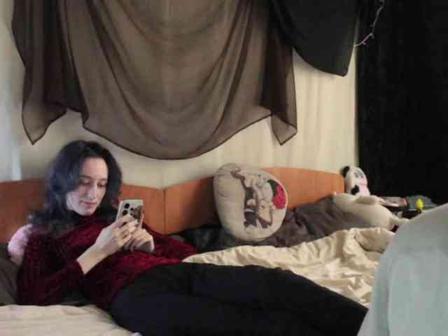 Nagito_Komaeda webcam