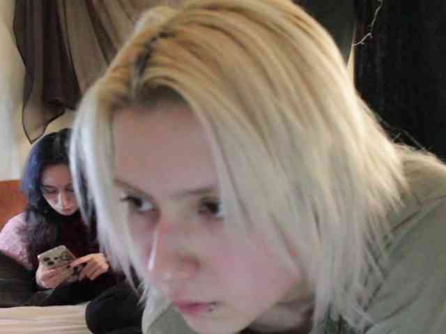 Nagito_Komaeda webcam