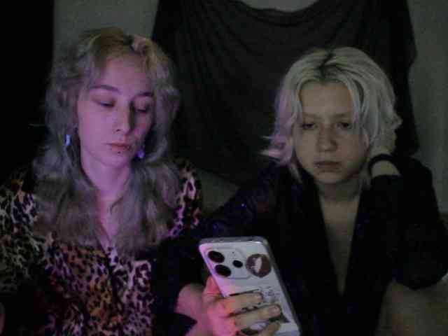 free naked webcam Avny-Loki