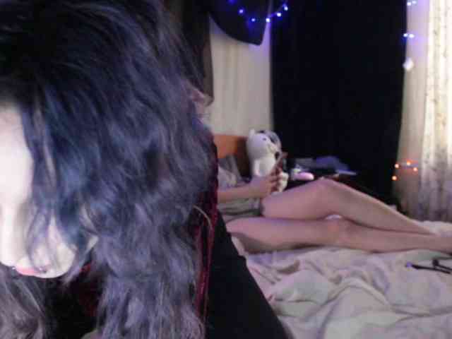Nagito_Komaeda webcam
