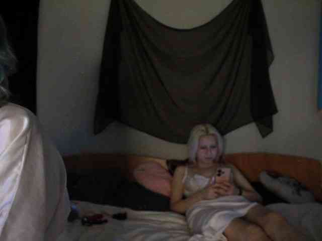 Nagito_Komaeda webcam