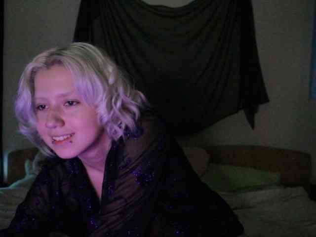 Nagito_Komaeda webcam