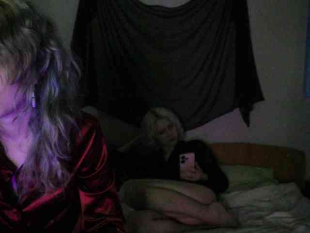 Nagito_Komaeda webcam