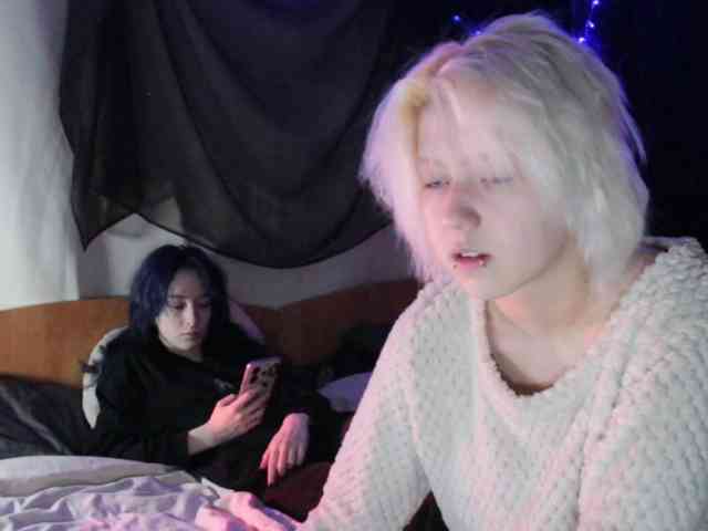 Nagito_Komaeda webcam