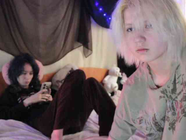 Nagito_Komaeda webcam