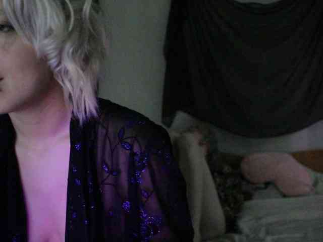 Nagito_Komaeda webcam