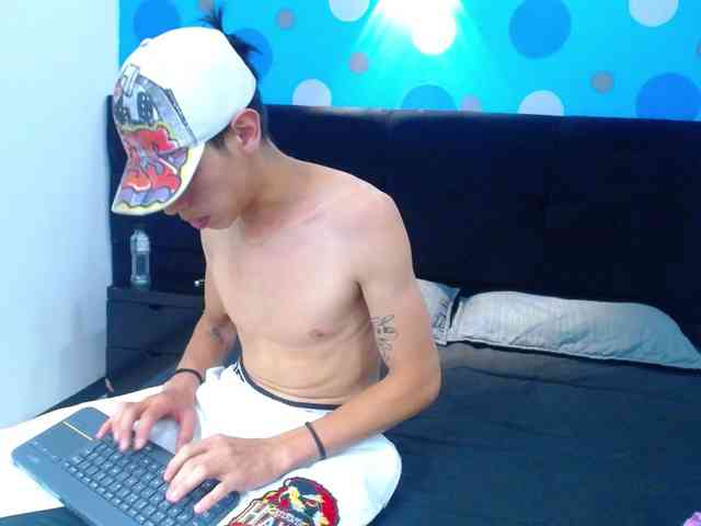 FunnysElectro Live Webcam on BongaCams