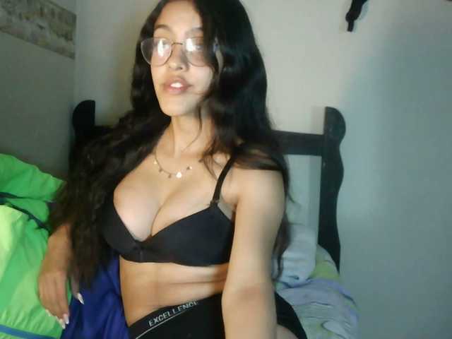 pocahontasb1's BongaCams show and profile