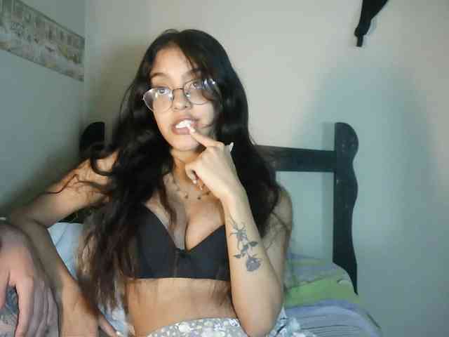 pocahontasb1 Live Webcam on BongaCams