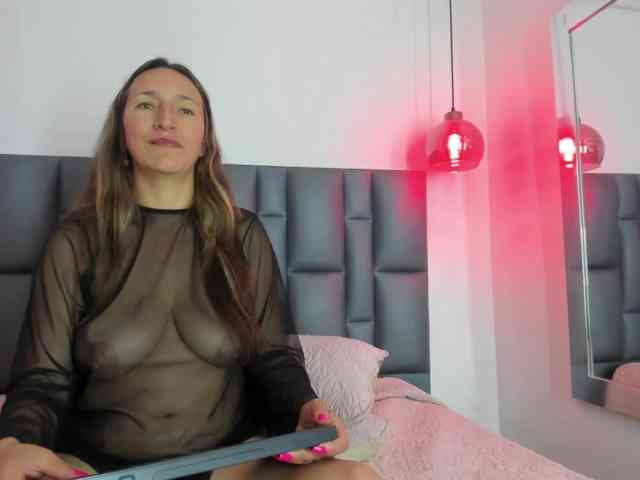 Keila-thompson webcam