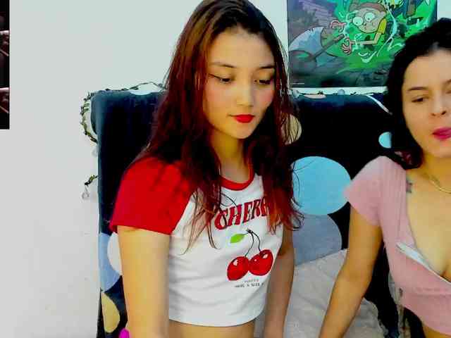 Glossier-cherry webcam