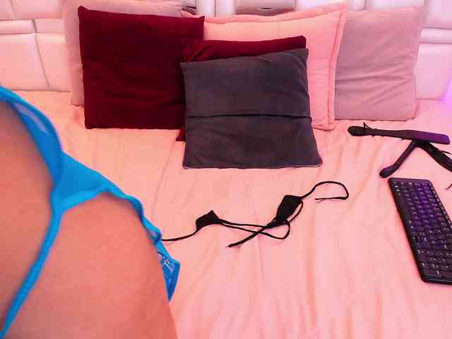 Laila-Stewart webcam