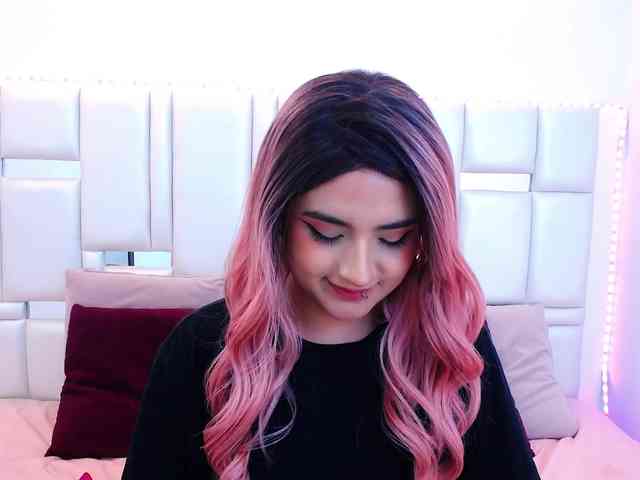 Laila-Stewart webcam