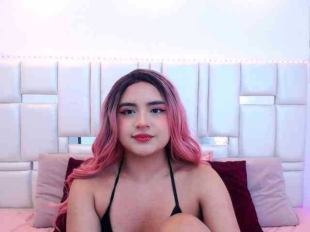 Laila-Stewart webcam