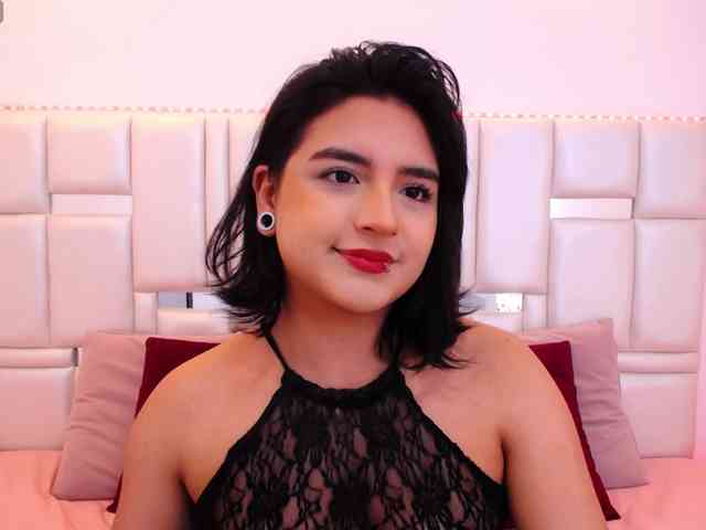 Laila-Stewart webcam