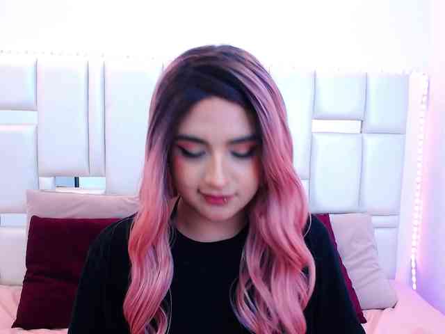 Laila-Stewart webcam